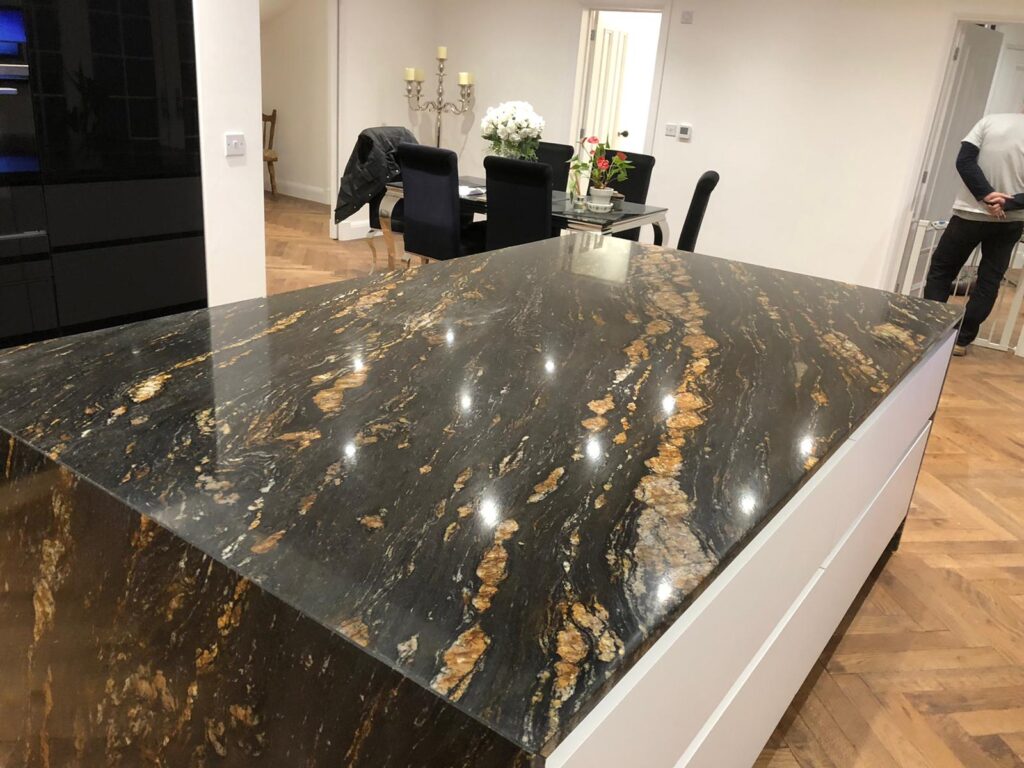 30mm Magma Gold Granite from PISANI - Medusa Stone